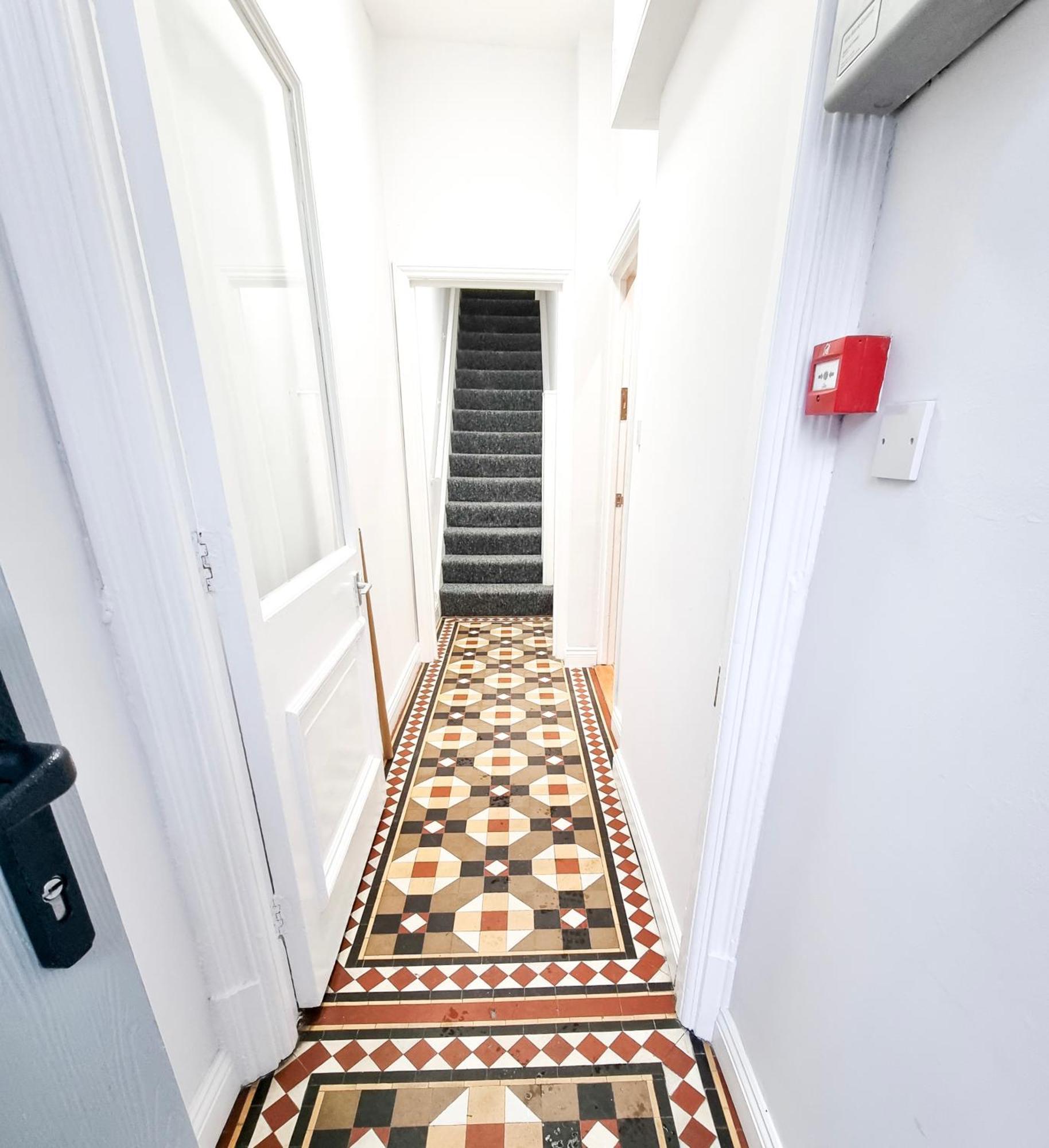 Stunning Flat Close To Beach Swansea Exterior photo